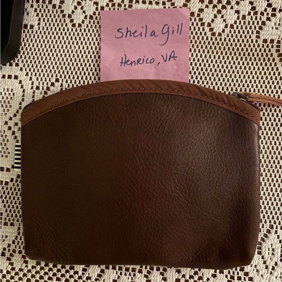 Mocha Tuscan leather makeup bag - Picture 2 of 4